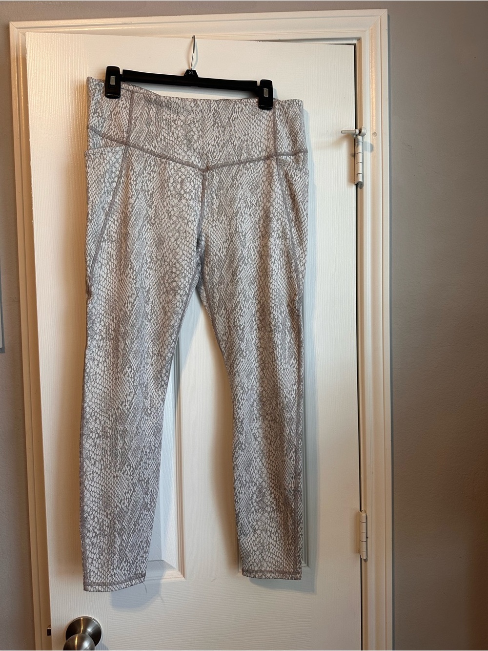 all in motion Light Gray Snake-Print Leggings